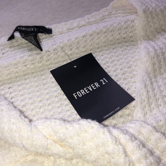 Cropped white long sleeve! NWT - Picture 2 of 4